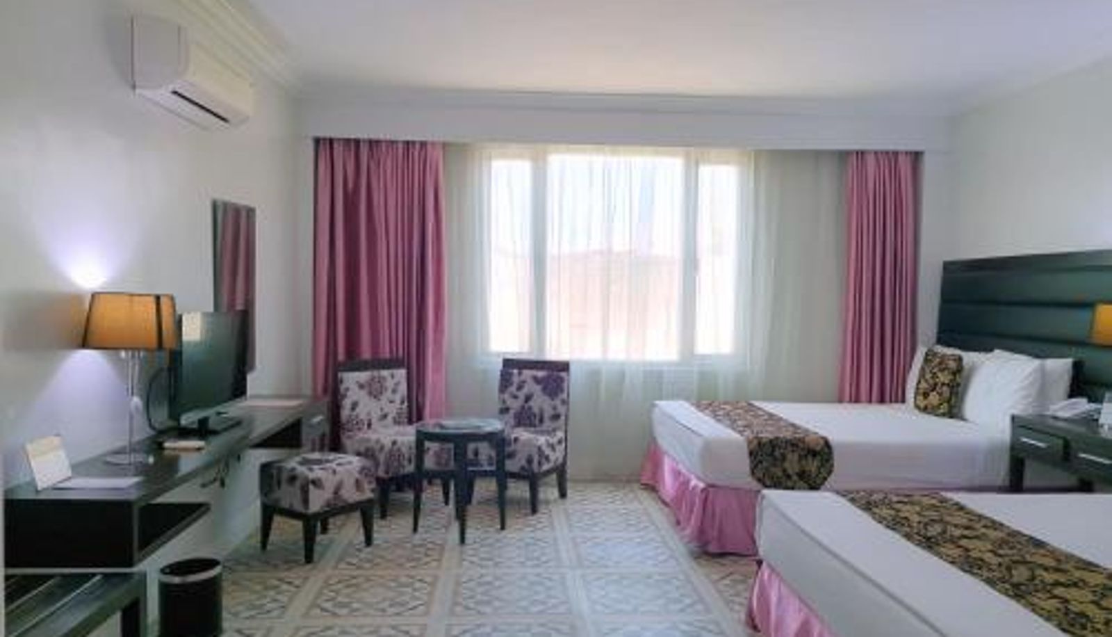 Suite - Fiesta Garden Hotel