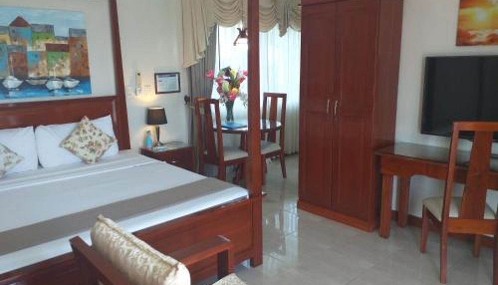 Room - Ocean Breeze Resort