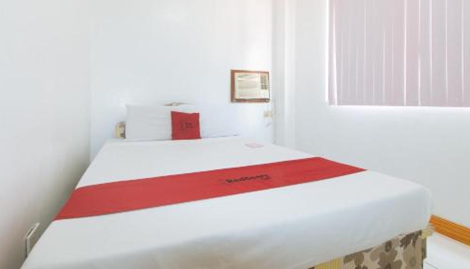 Info - RedDoorz at Coco Grove Tourist Inn