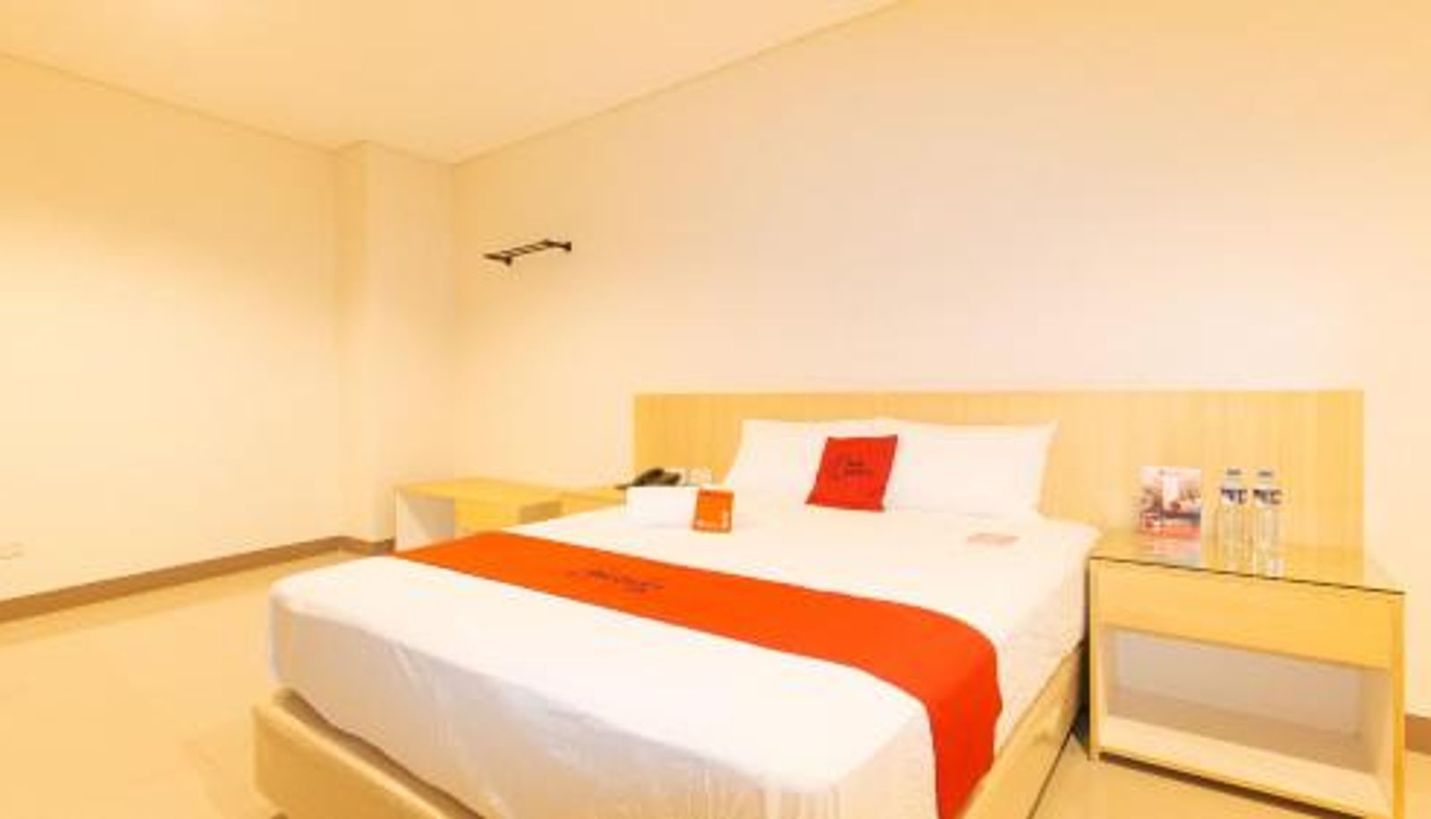 Zimmer - RedDoorz Plus @ Kaizen Suites Taft Avenue