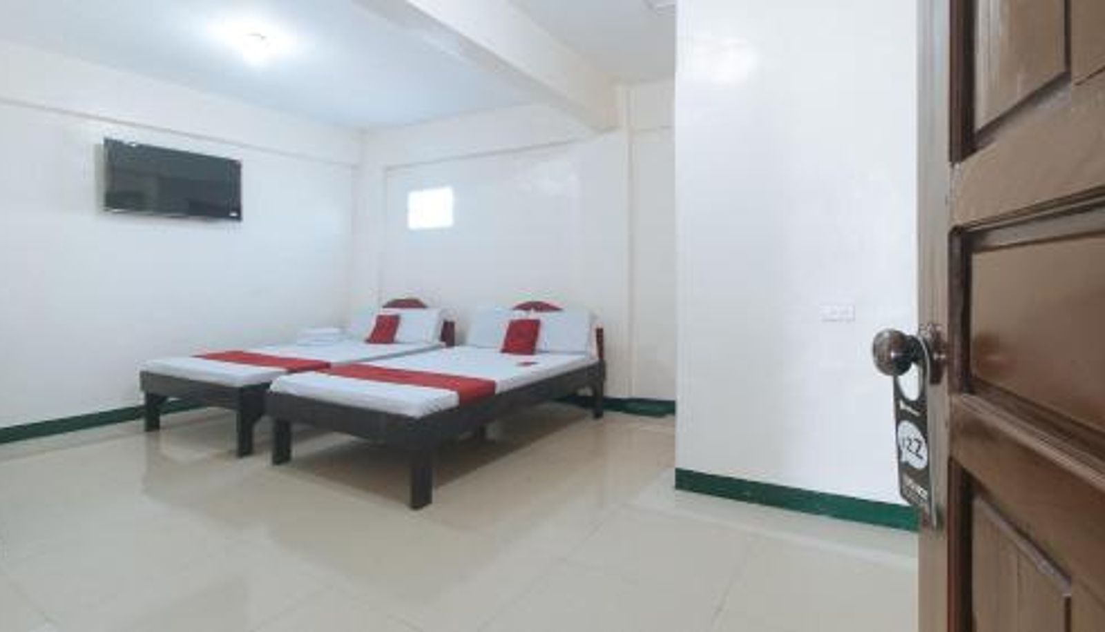 Zimmer - RedDoorz @ Western Bicutan Transients Inn