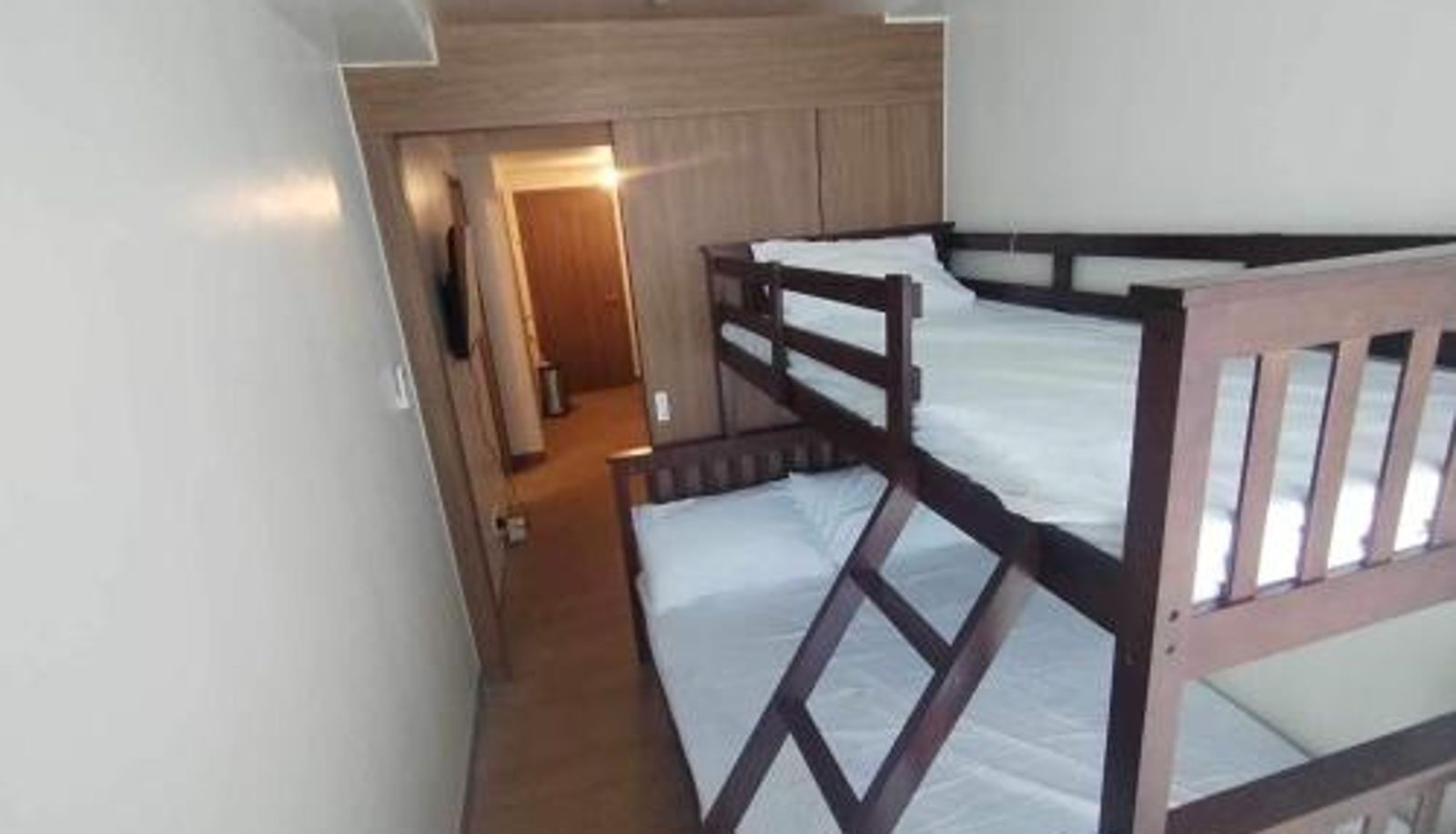 Camera standard - Spring Residences Condotel near NAIA Airport
