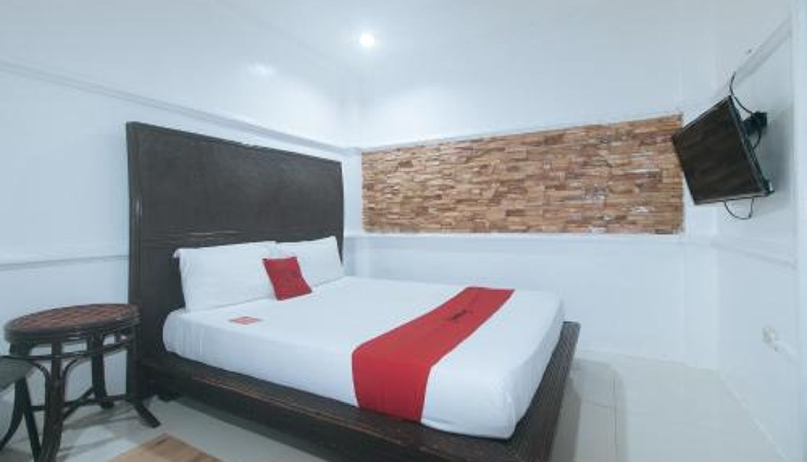 Zimmer - RedDoorz at LFamili Hotel Boracay