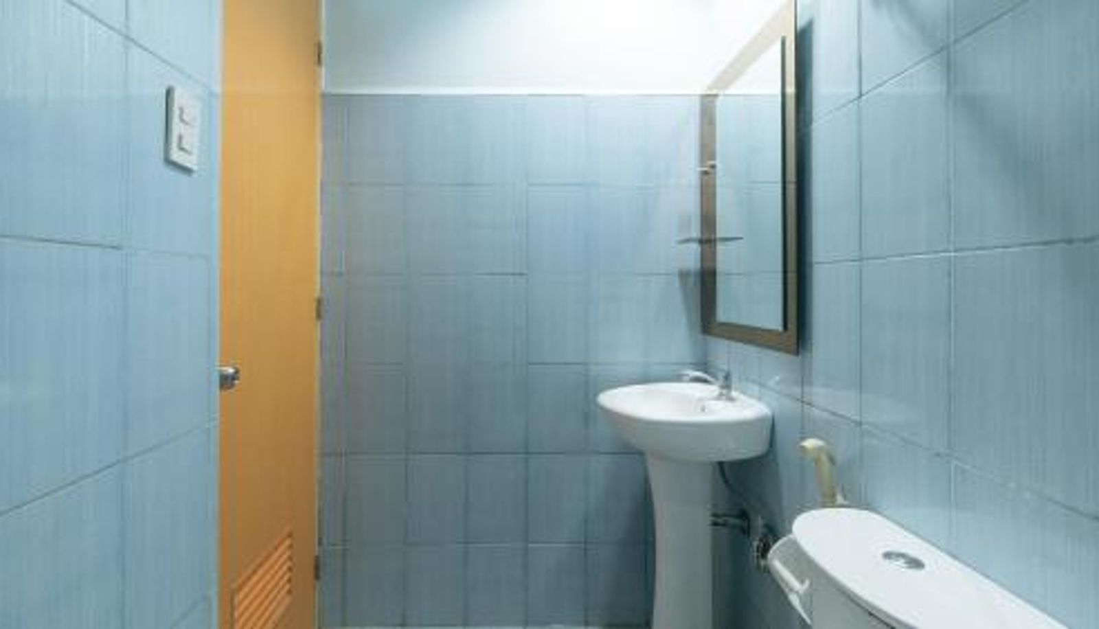 Bathroom - RedDoorz @ Raj Inn Guimaras