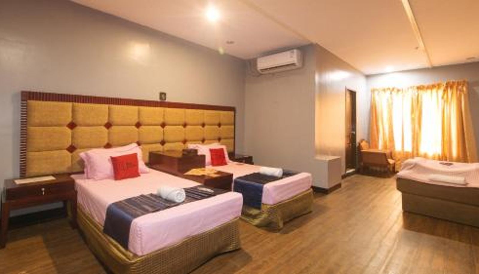 Zimmer - RedDoorz Premium at JjimJBang Hotel Spa