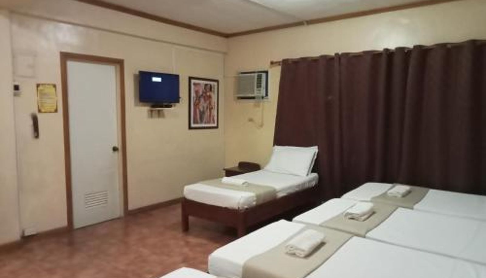 Zimmer - RedDoorz at Casa Marabella Villamonte Bacolod City