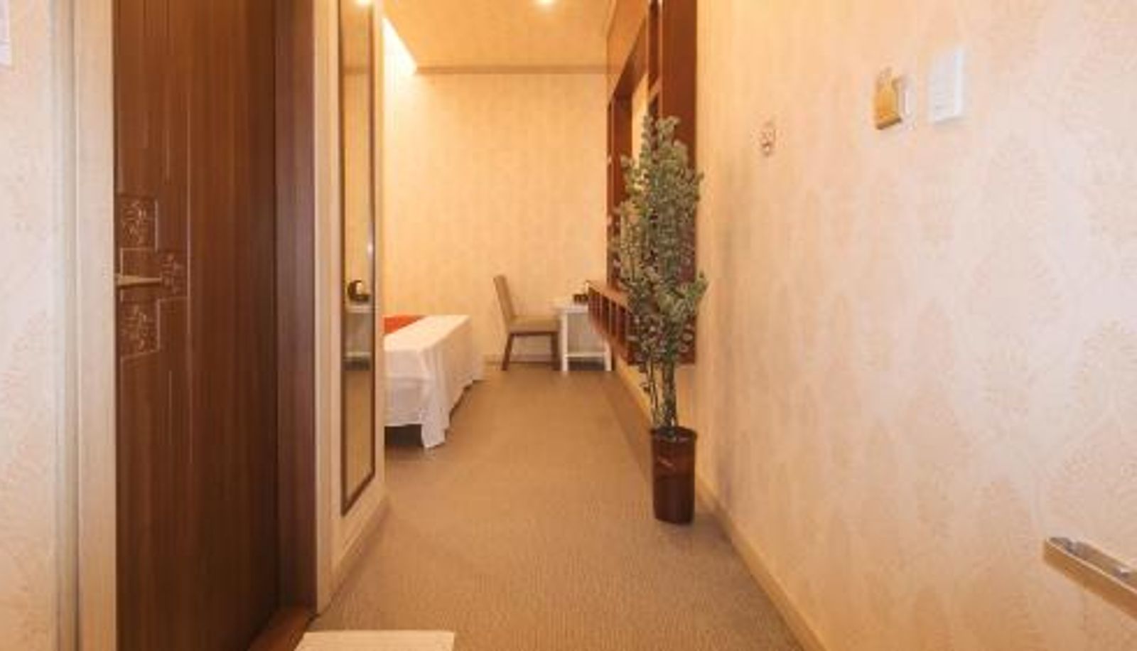 Zimmer - RedDoorz Premium at Regency Sunset Hotel