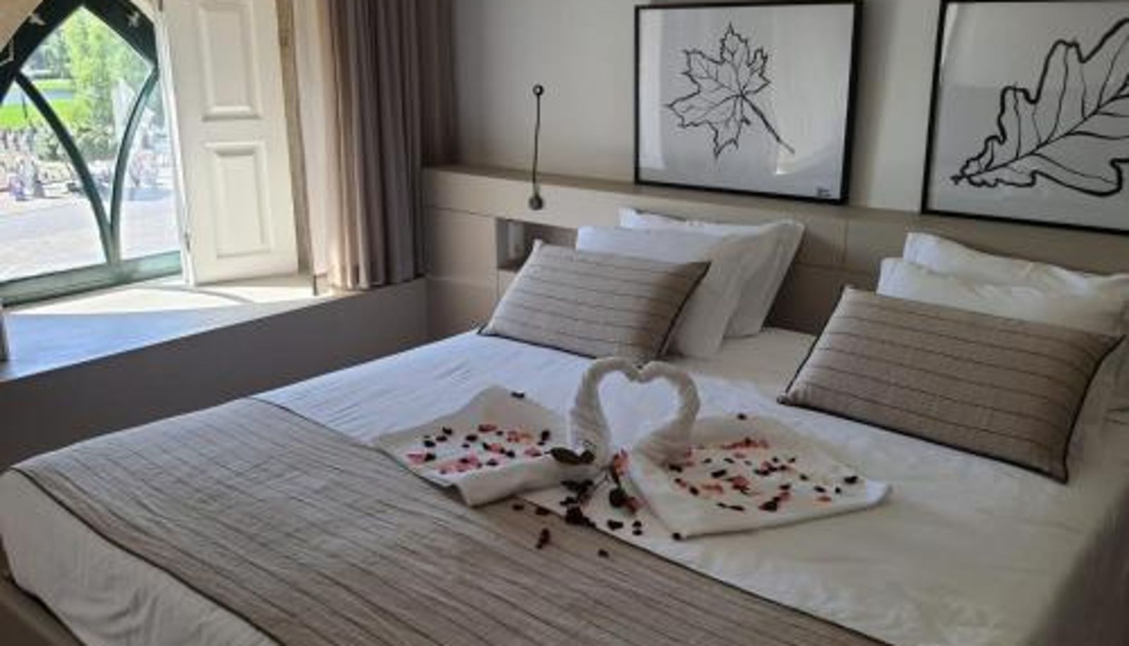Room - Camões Apartments
