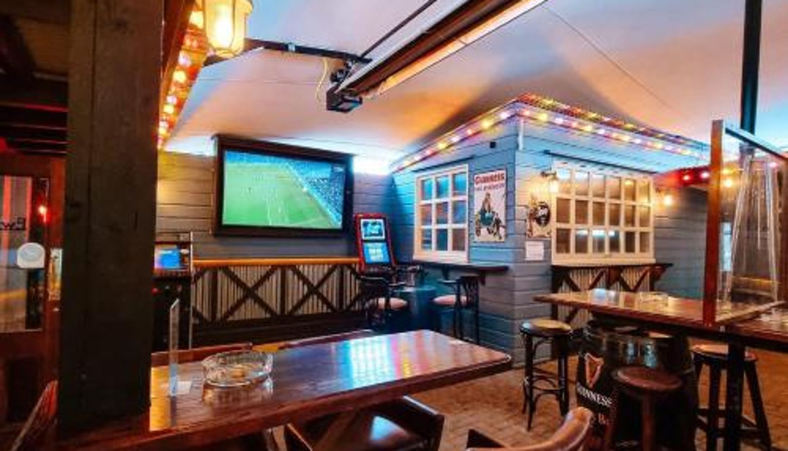 Bar - Ewings Bar & Self-Catering Accommodation
