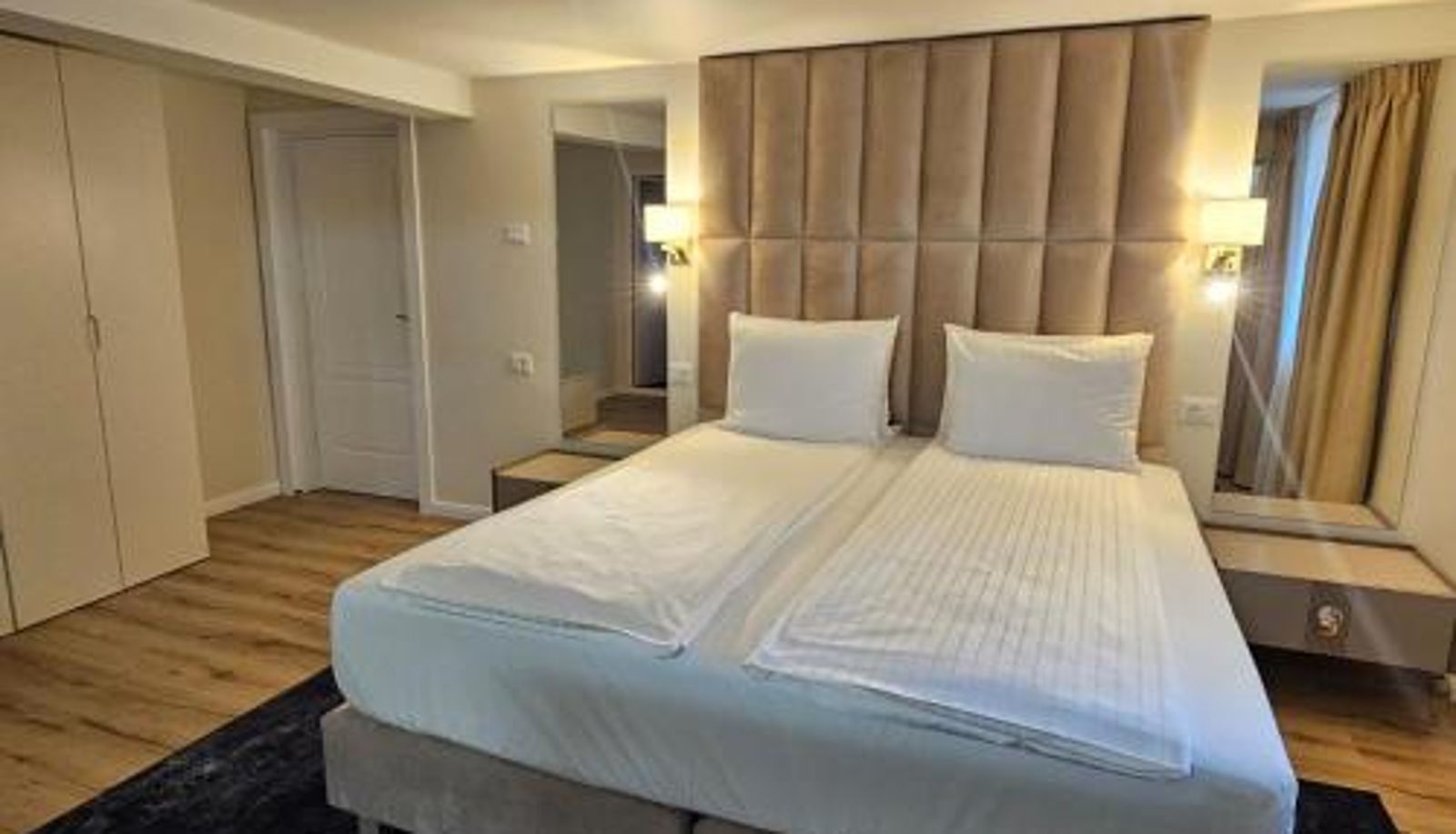 Info - Hotel Queen
