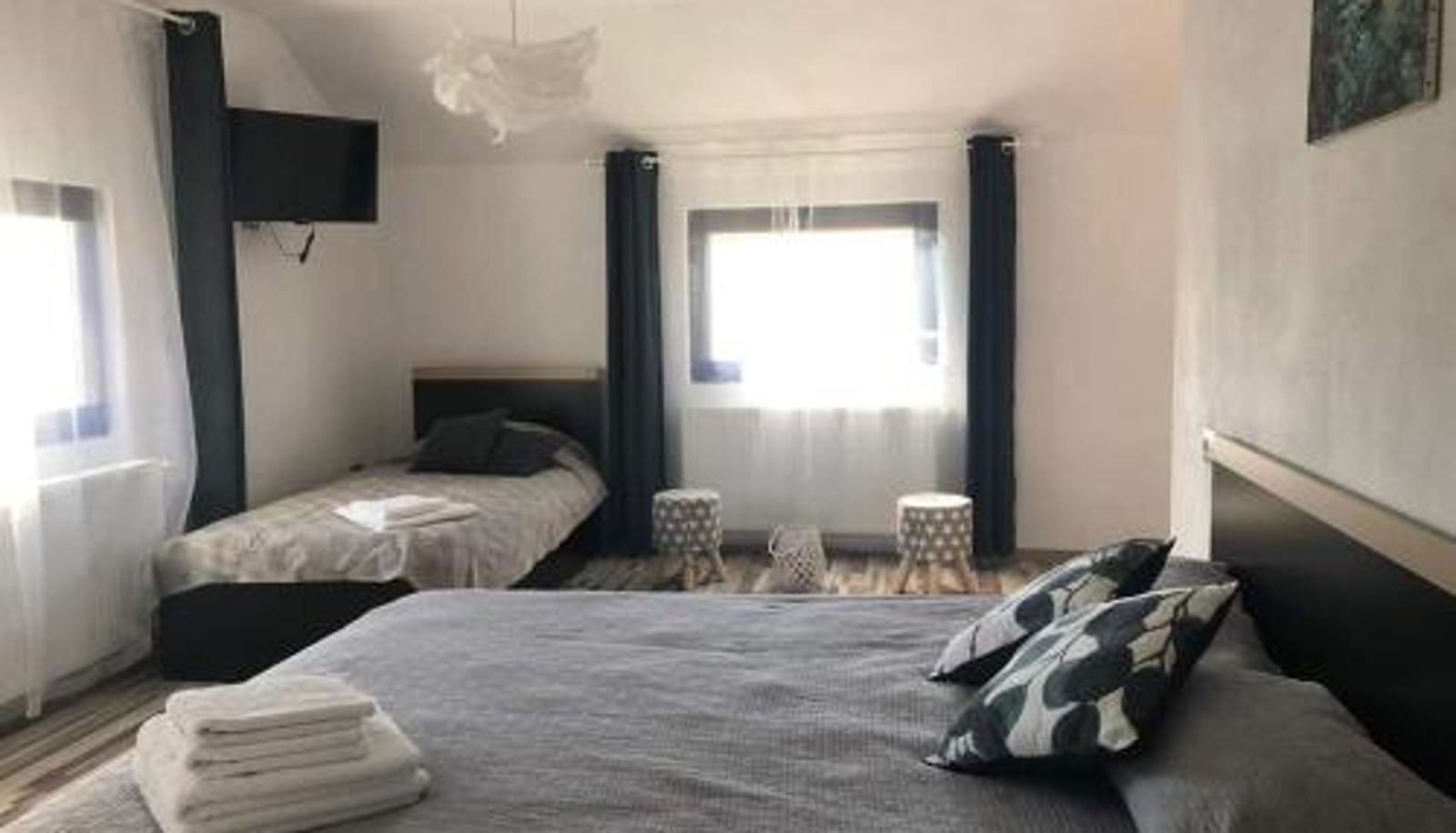 Informacje - camere de închiriat livada cu meri