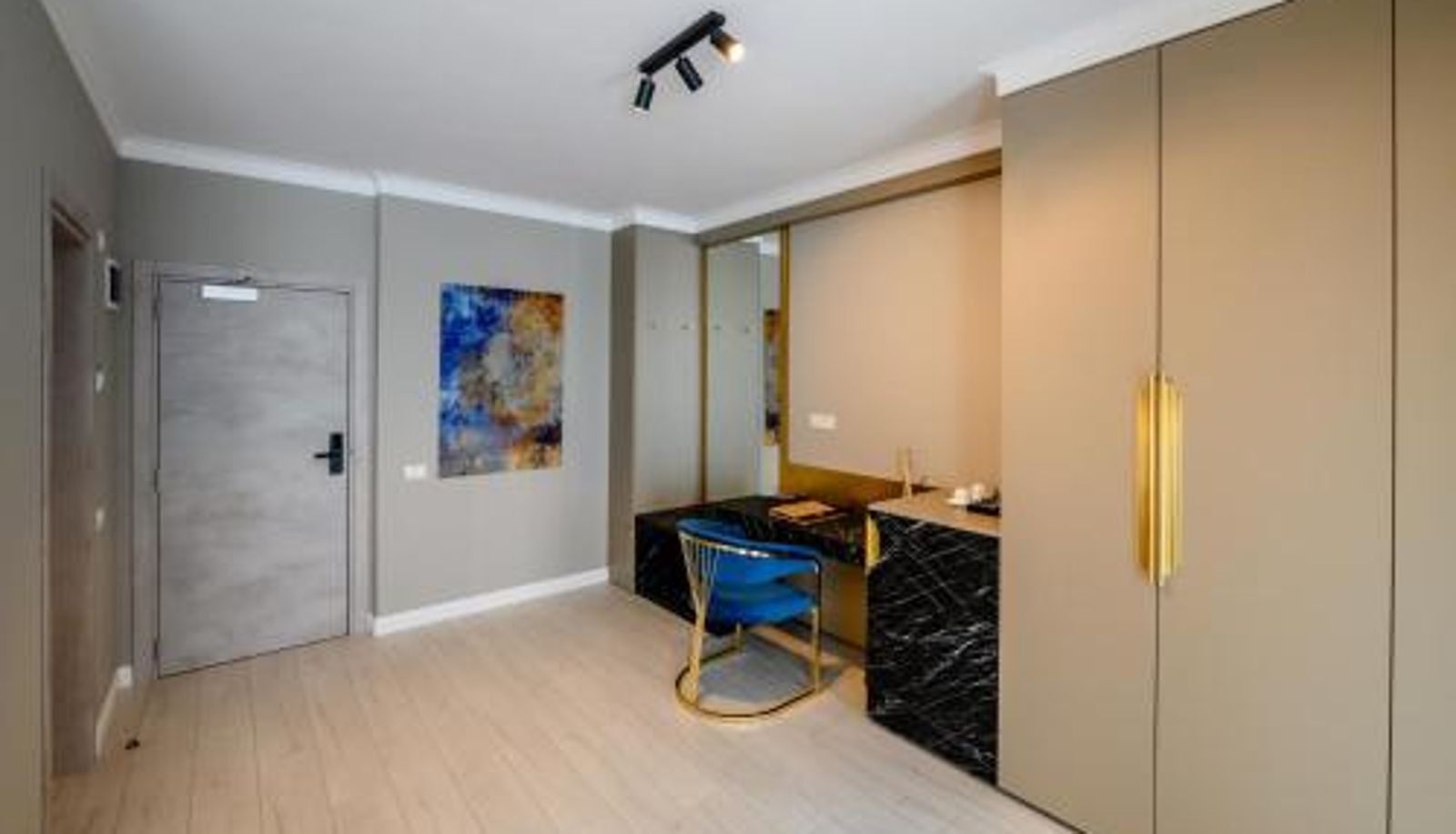 Zimmer - Elitte Inn & Suites