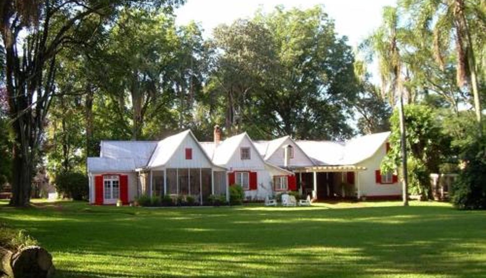 Hotel outdoor area - Estancia Las Mercedes