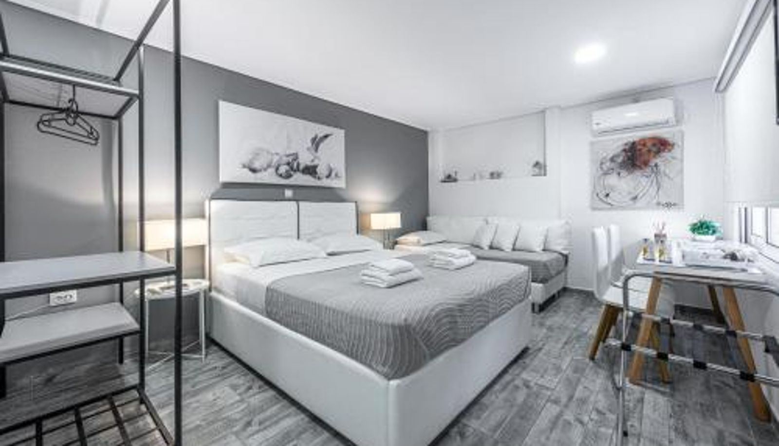 Habitación triple - Comfort Stay Athens Airport Hotel - FREE shuttle from and to the airport
