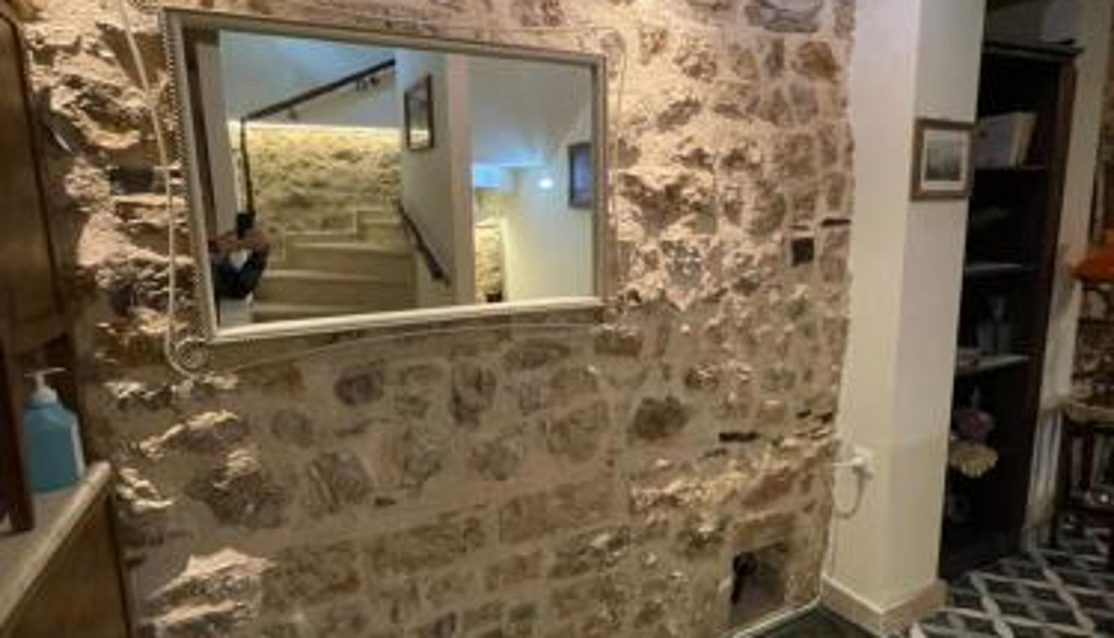 Info - VIRSA BOUTIQUE ROOMS