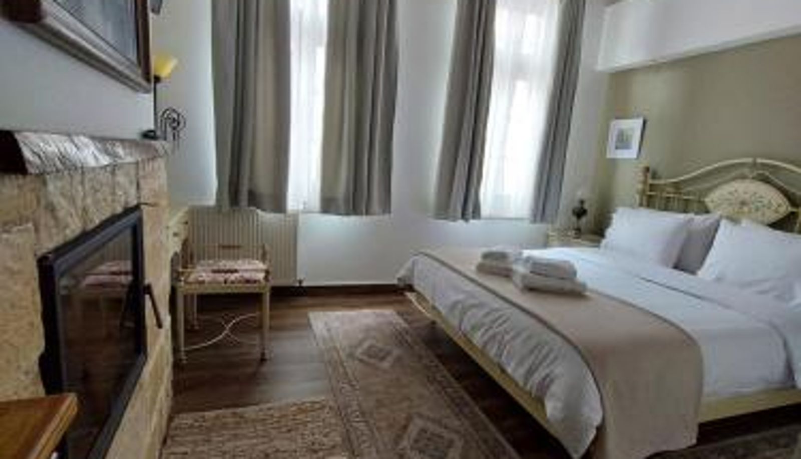 Info - VIRSA BOUTIQUE ROOMS