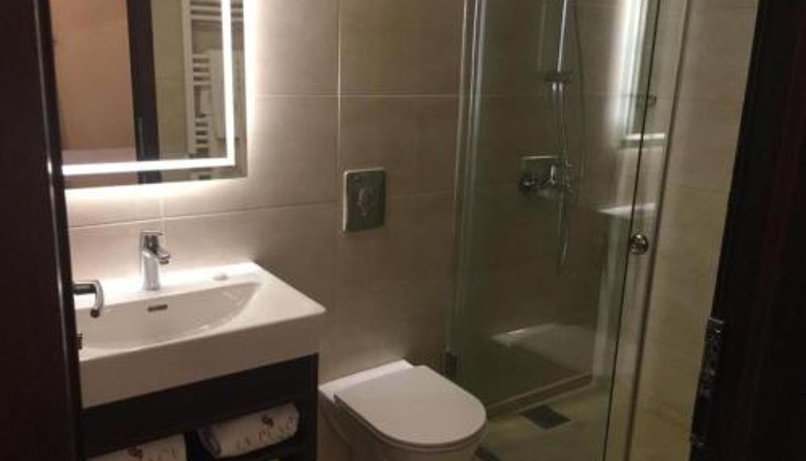Kamer - La Place Hotel