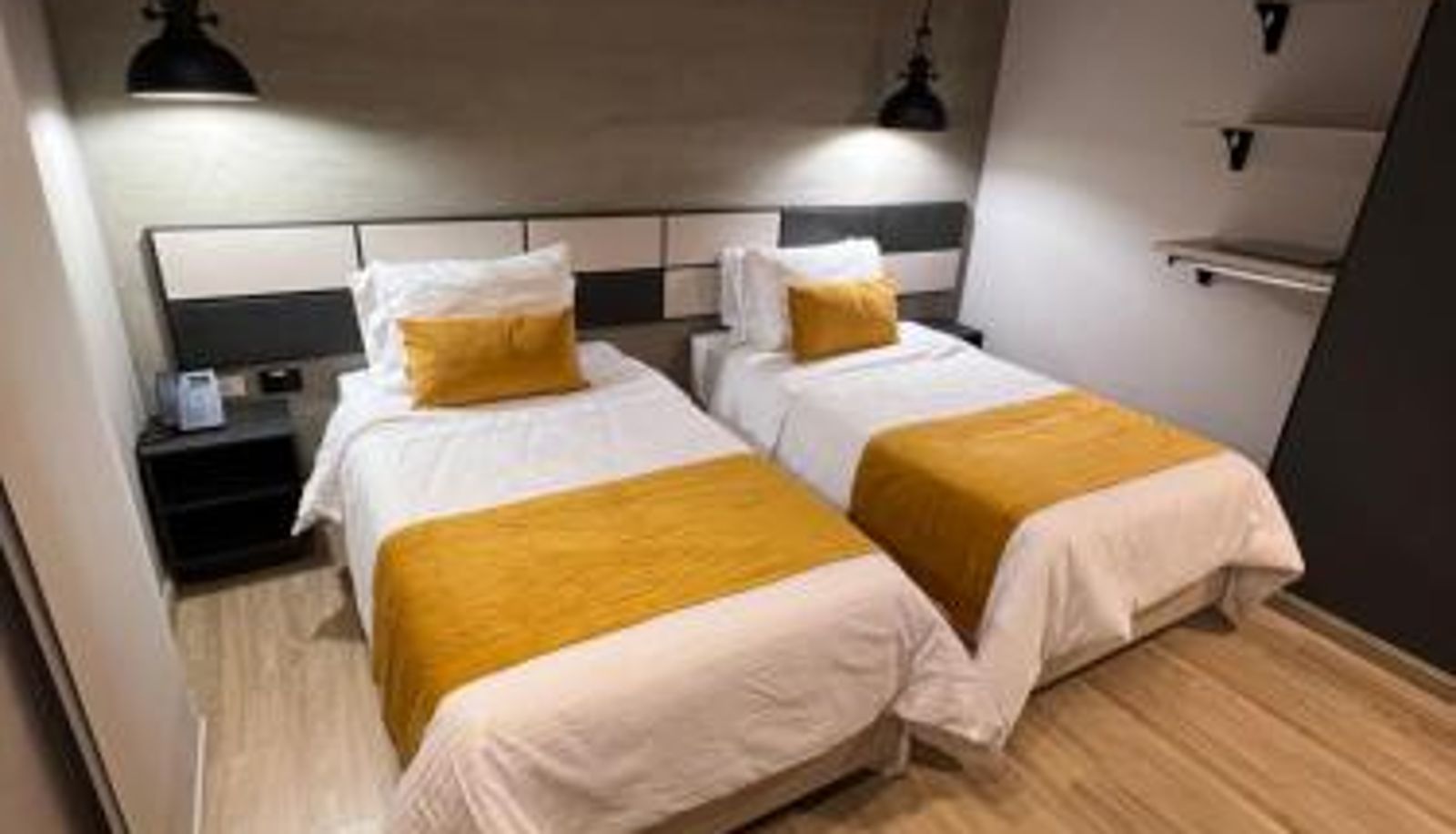 Info - Balmoral Plaza Hotel