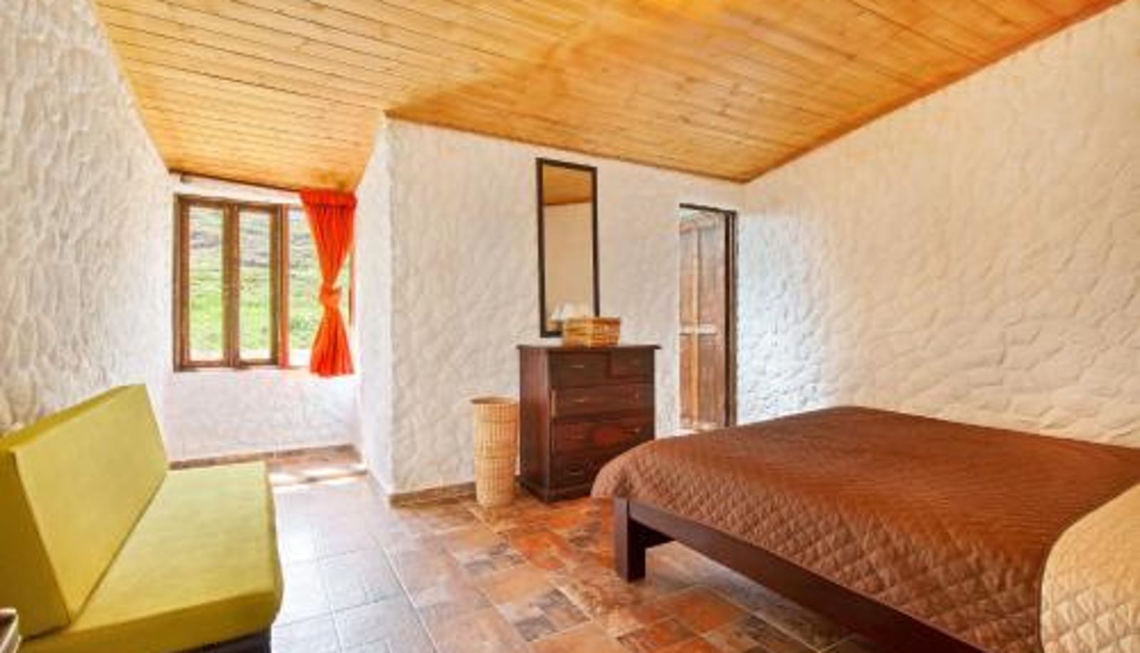 Room - Savieza Life Experience
