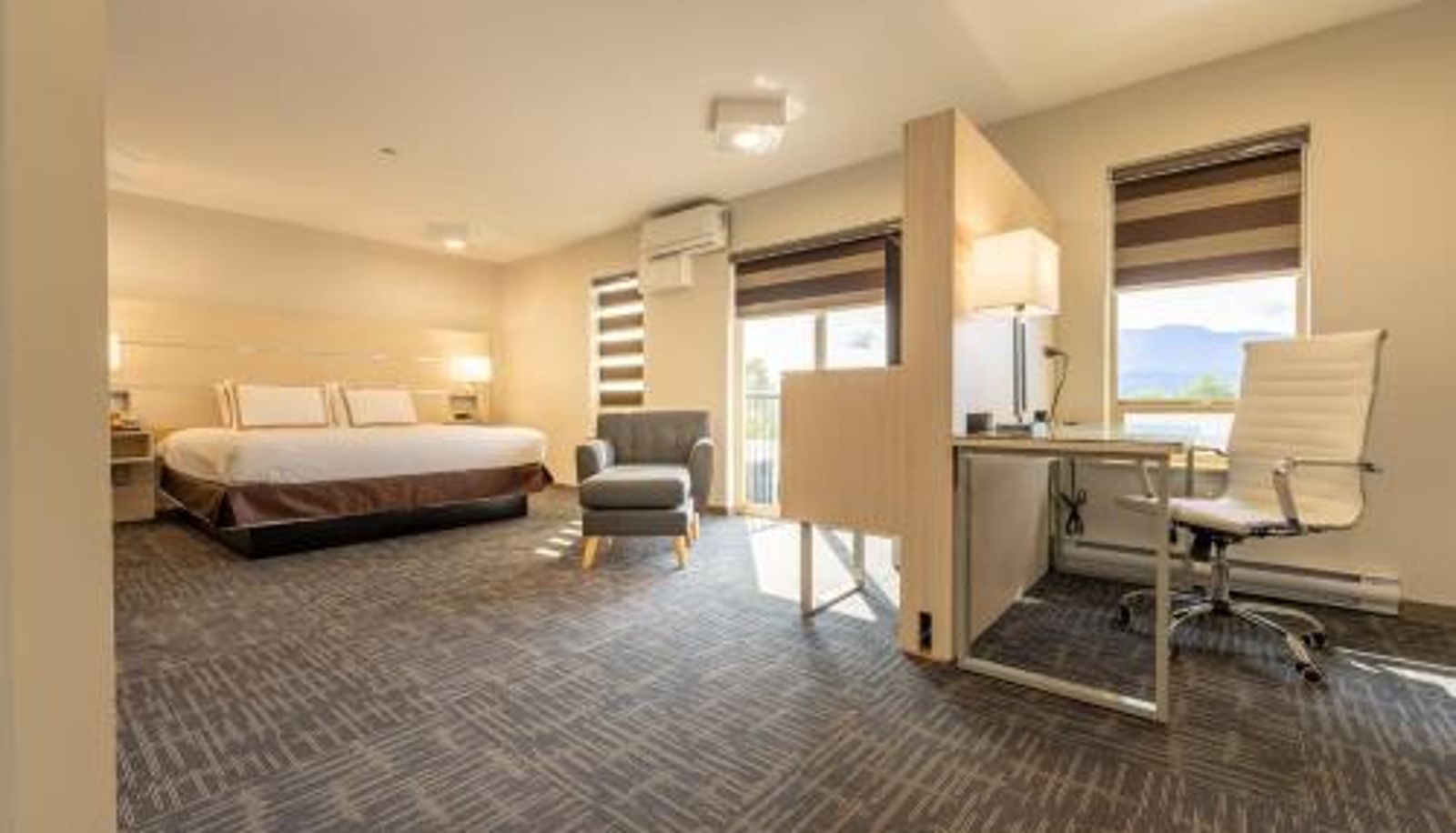Zimmer - Quality Inn Sunshine Suites