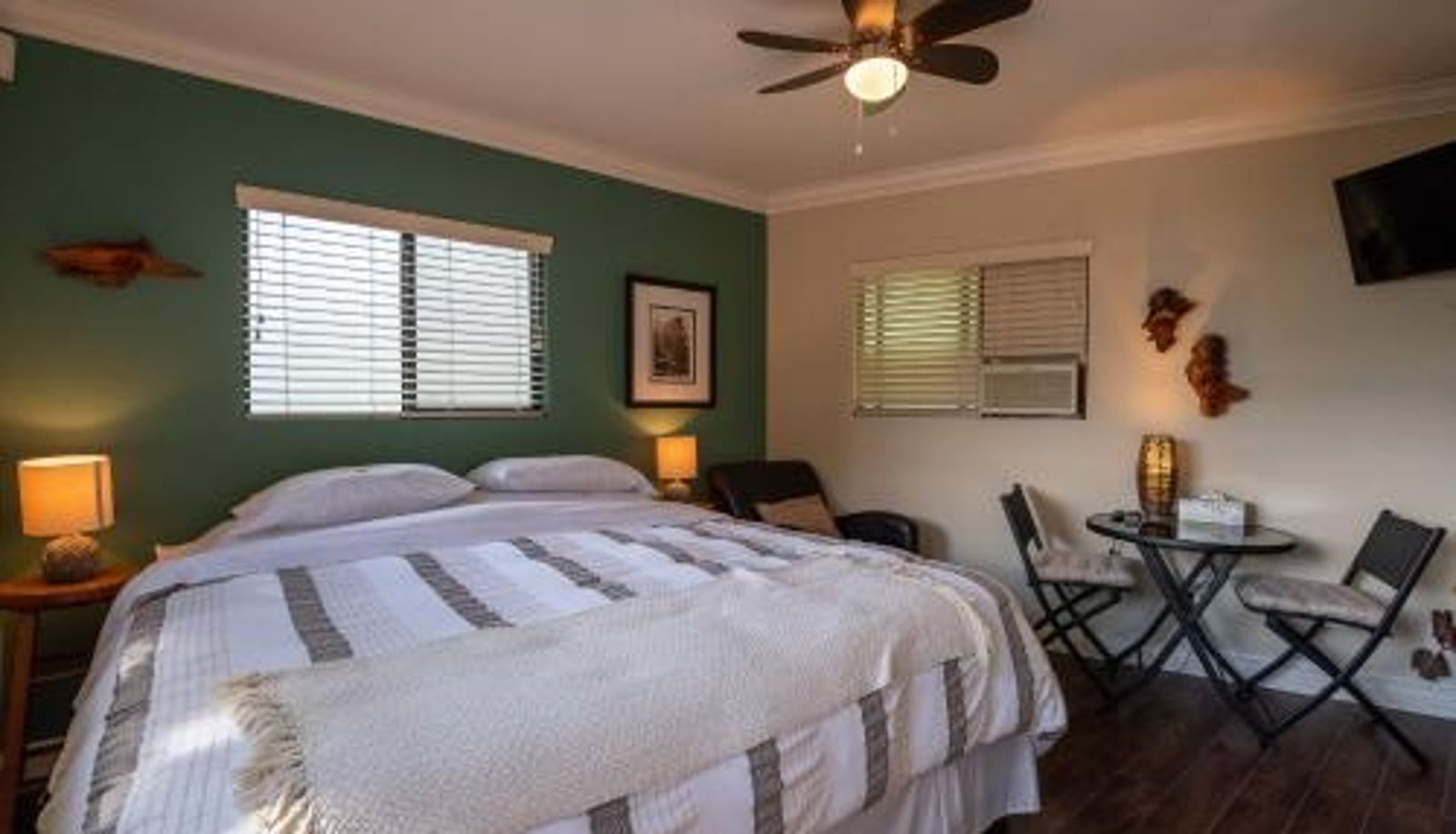 Room - The Fraser River's Edge B&B Lodge