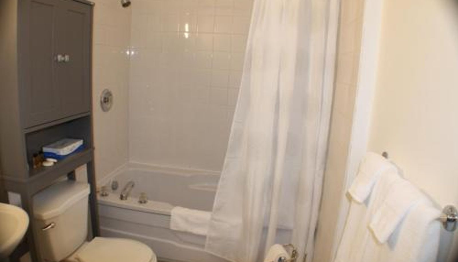 Zimmer - Auberge Valcartier - Par Aneyro