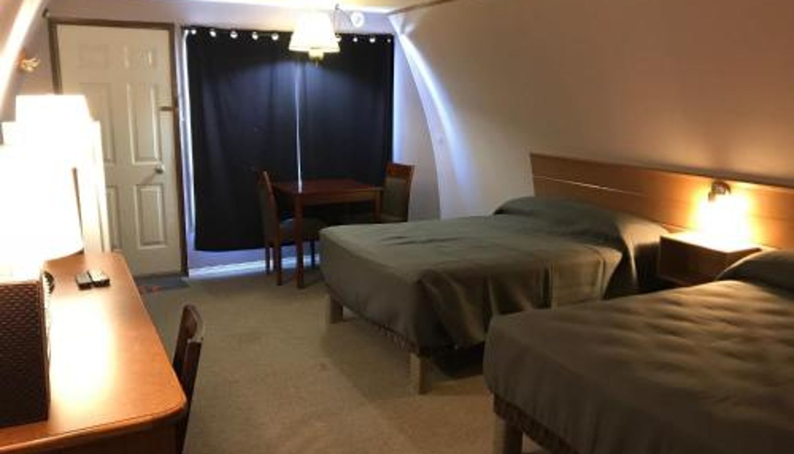 Info - The little chalet motel