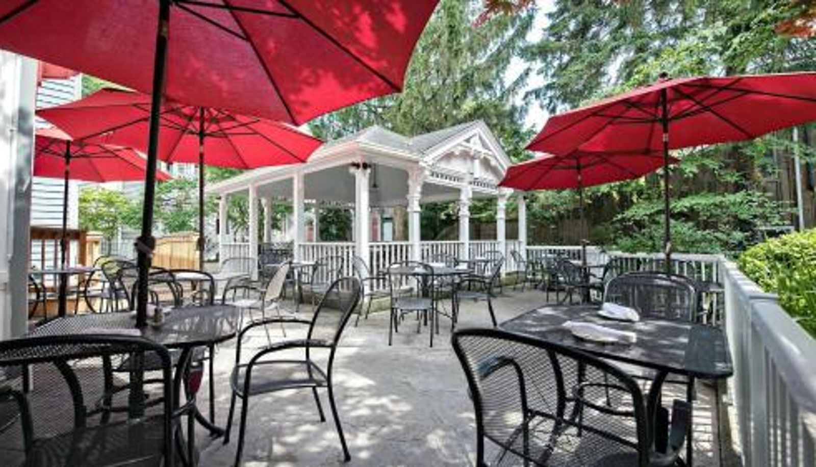 Breakfast room within the restaurant - Kettle Creek Inn