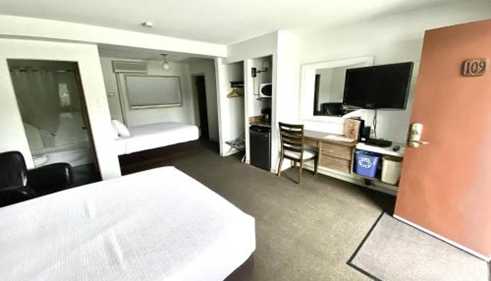 Family room - Arbutus Grove Motel
