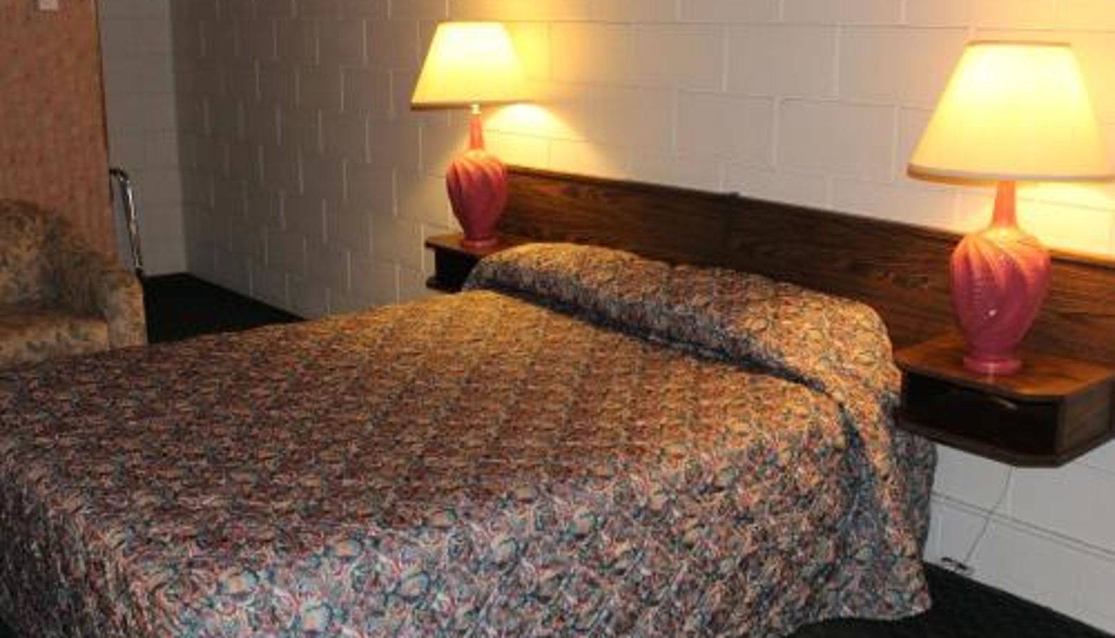 Room - Best Continental Motel
