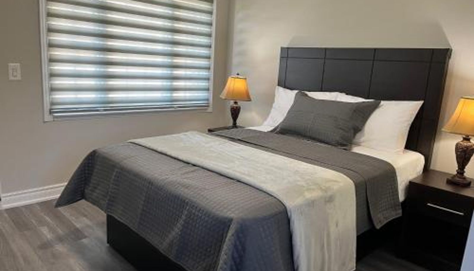 Family room - Miracle Motel