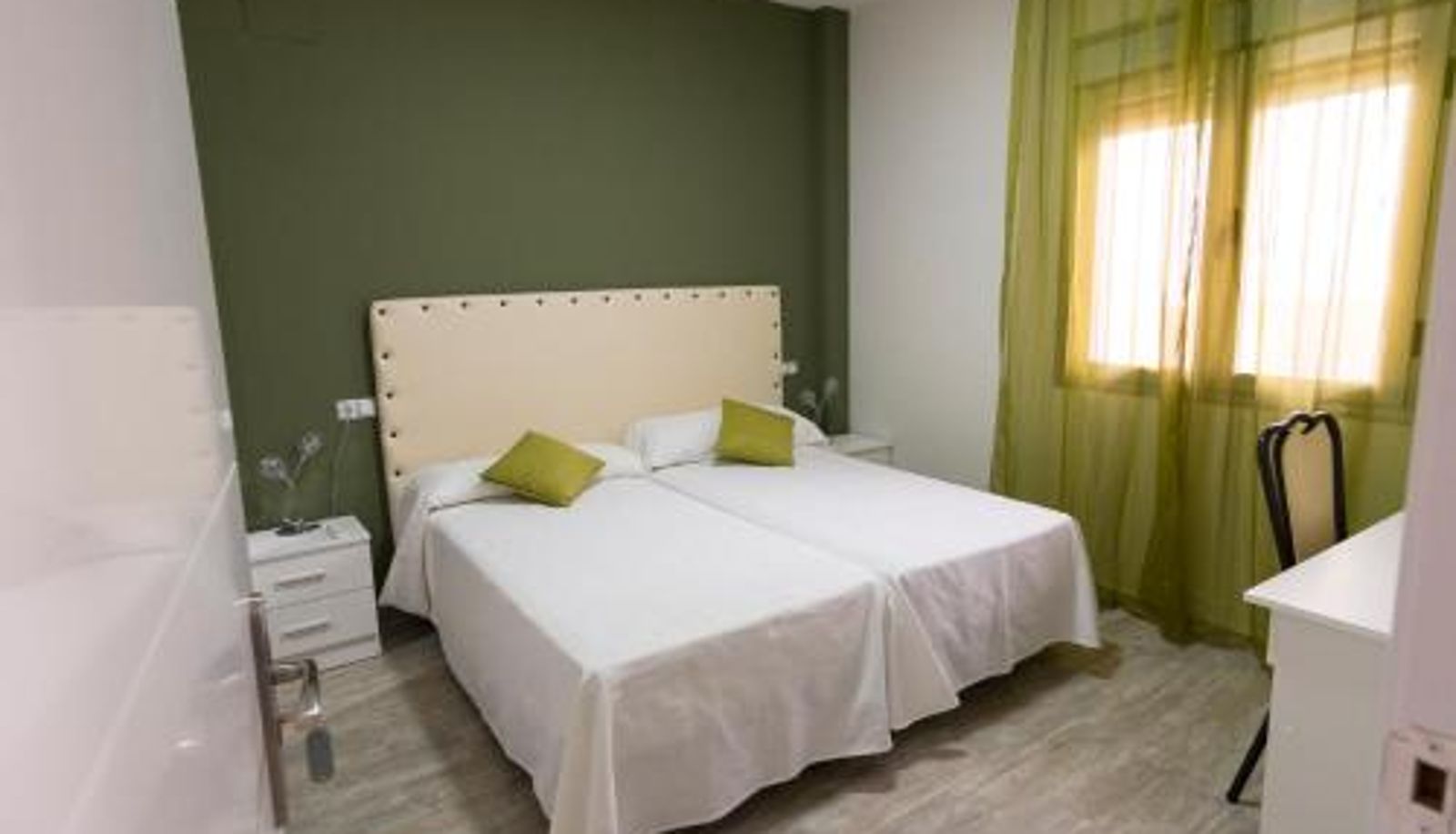 Info - CASA CON PATIO