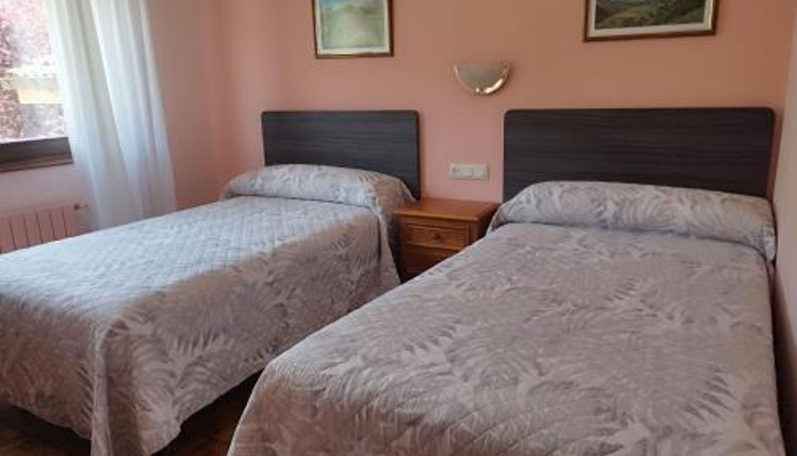 Info - Hostal La Parrilla