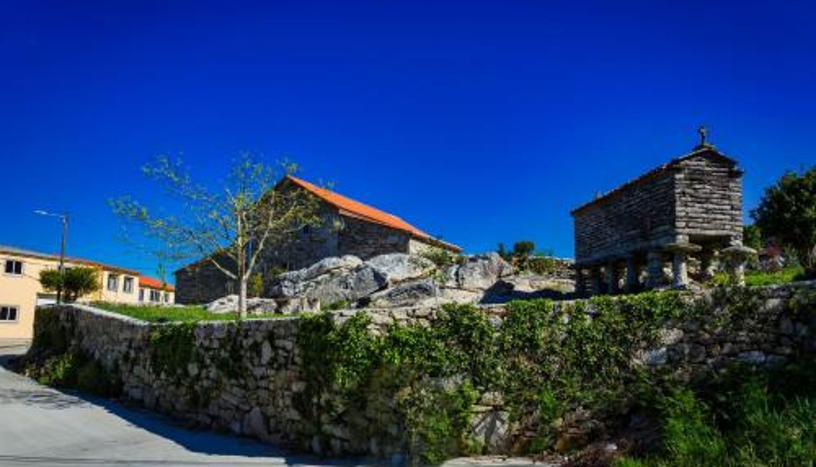 Buitenruimte van het hotel - Casa Lela Dumbria