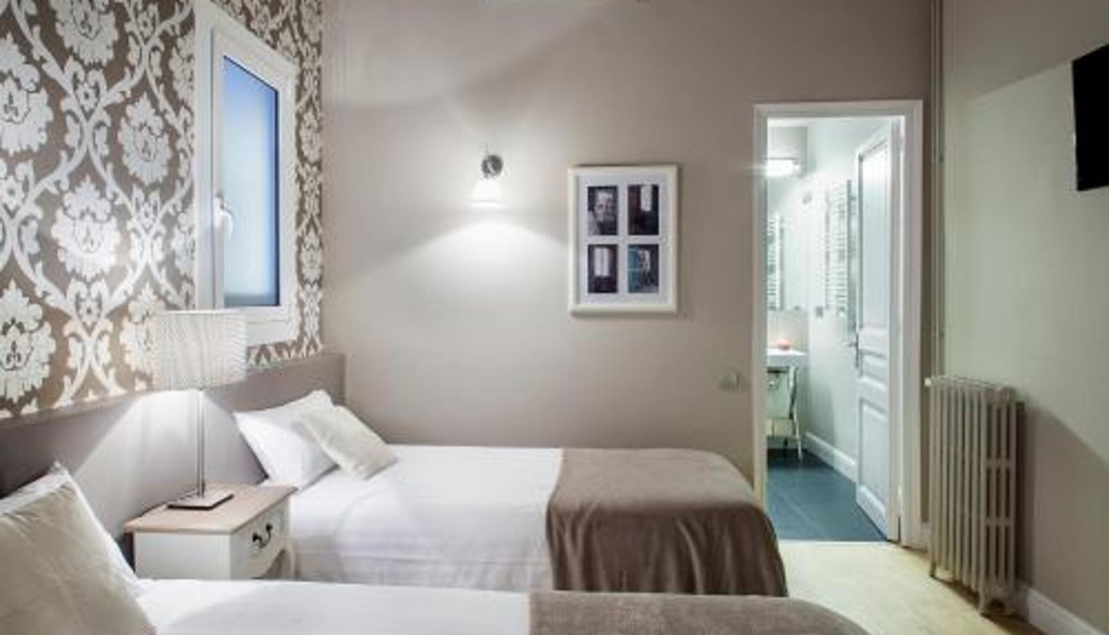 Info - BacHome Gallery B&B