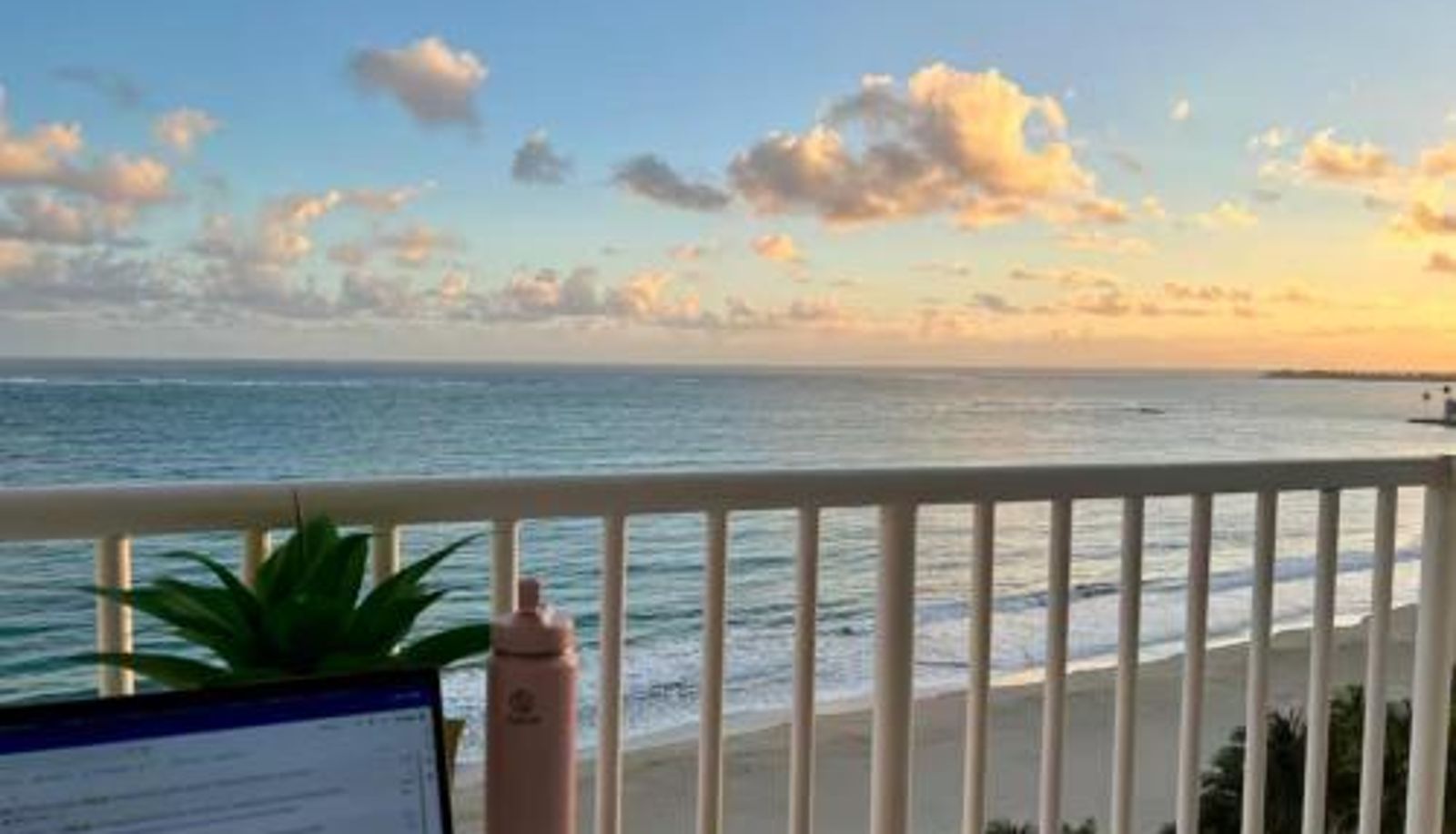 Info - Apartamento con vistas al mar Isla Verde Puerto Rico