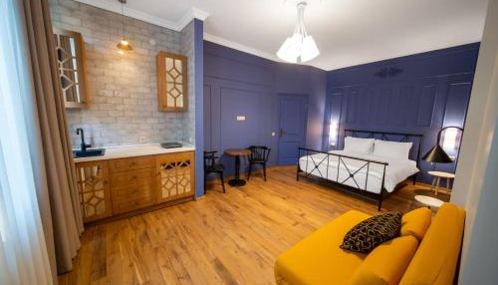Info - Arts Hotel Tbilisi