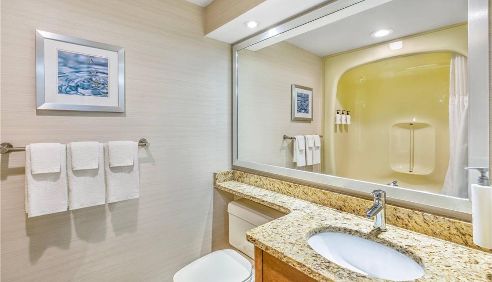 Room - Waterfront Inn an Ascend Collection Hotel