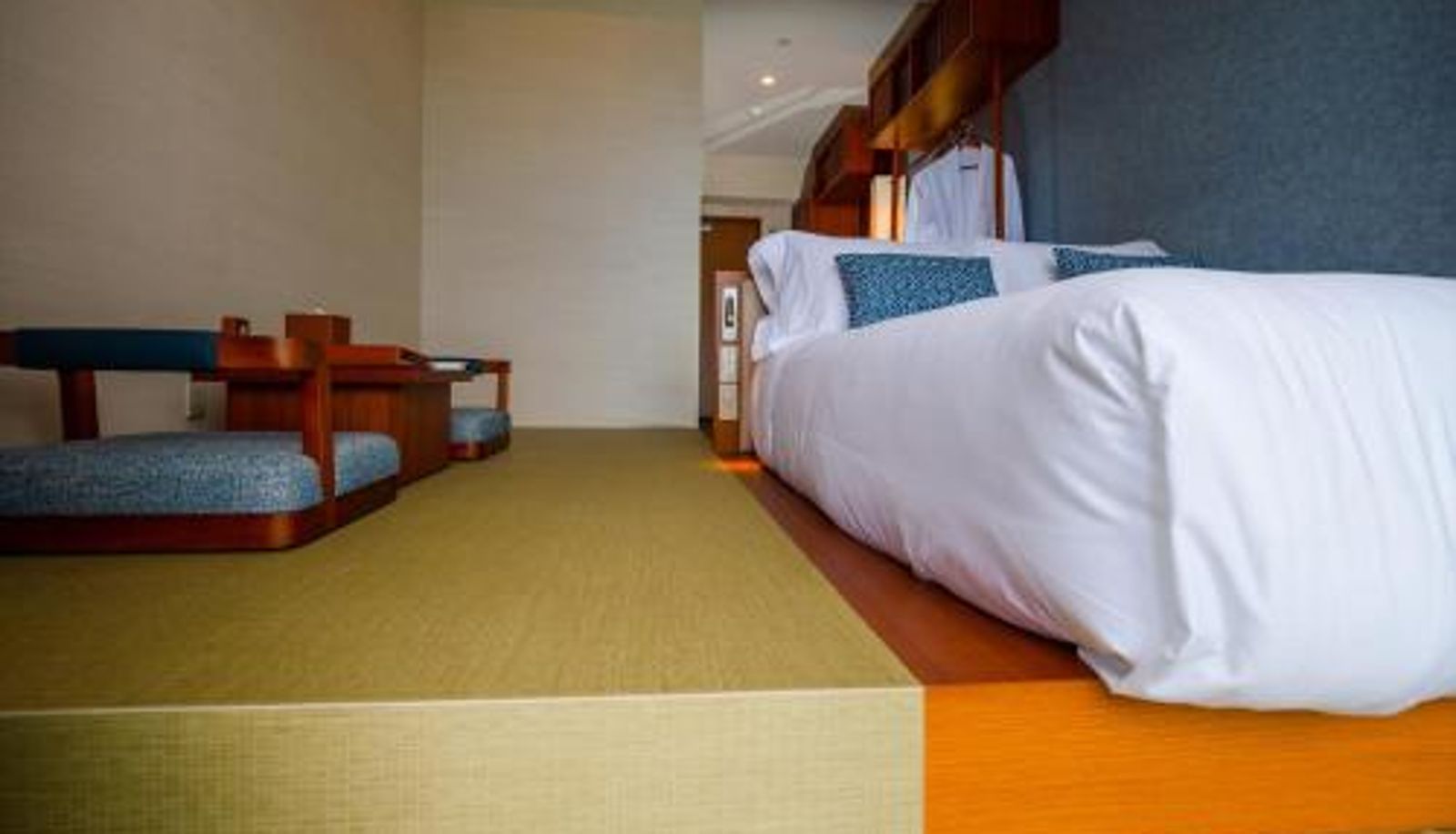 Info - oile by Zayra Resorts
