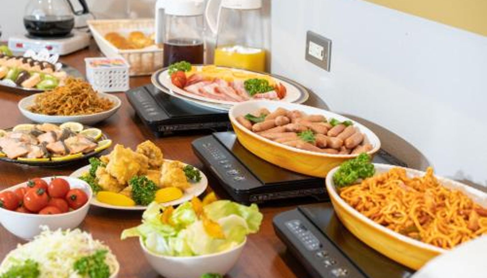 Sala de desayunos dentro del restaurante - Hotel Raffinato Chitose