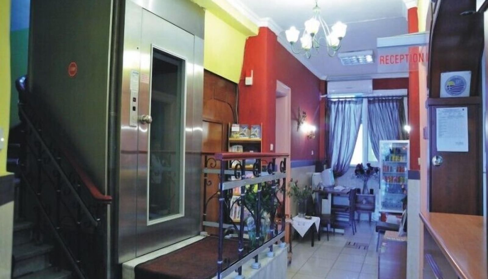 Lobby - Alexandria Hotel
