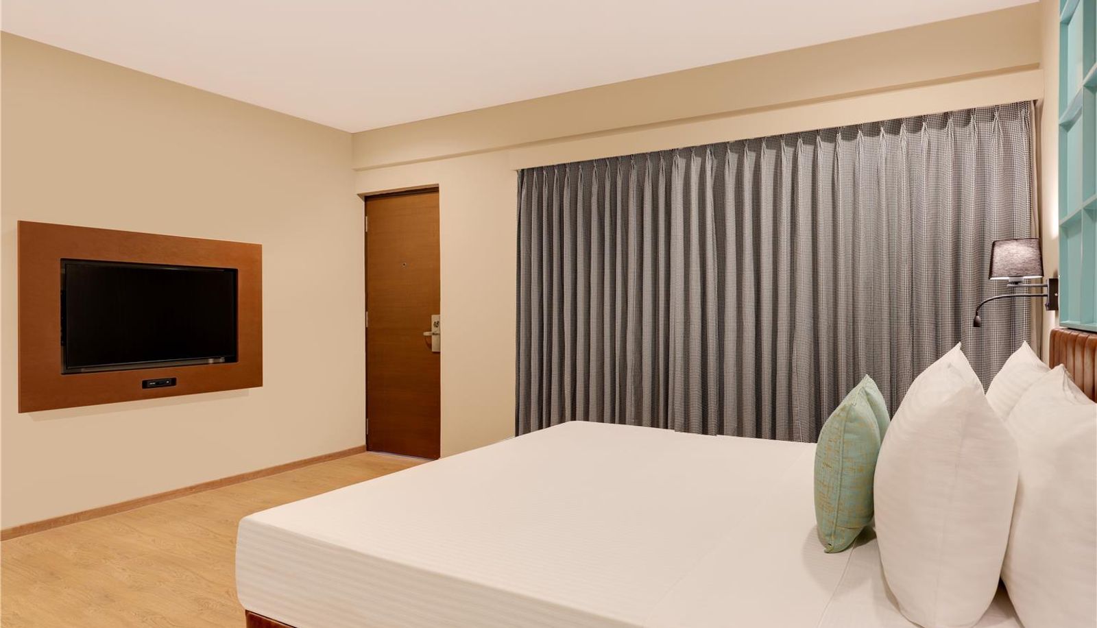 Zimmer - Lemon Tree Suites Whitefield Bengaluru