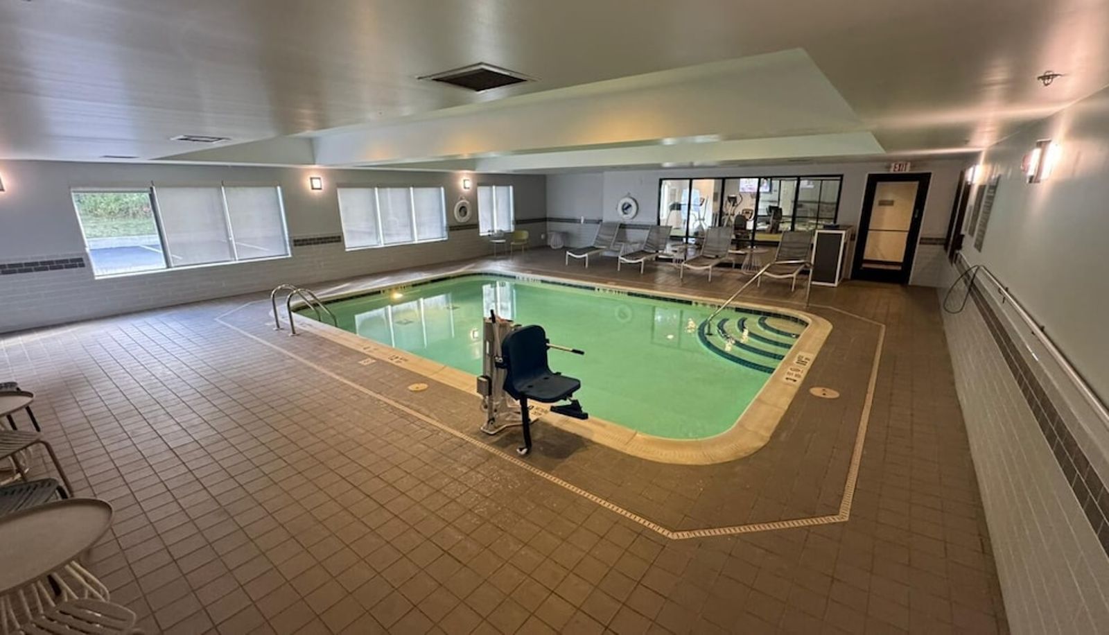 Piscina - Spark by Hilton Erie