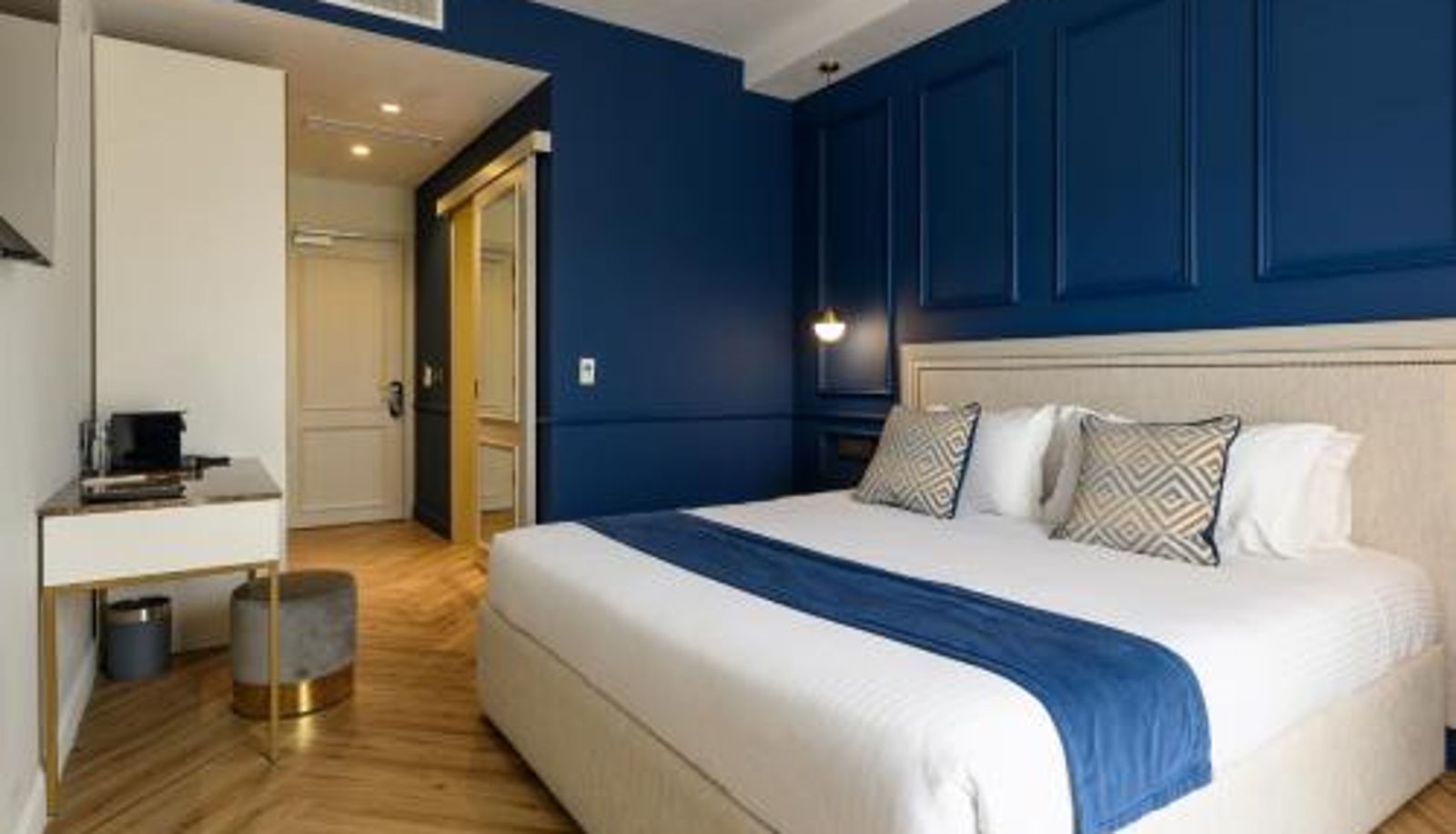 Suite - XVI Suites - Adults Only