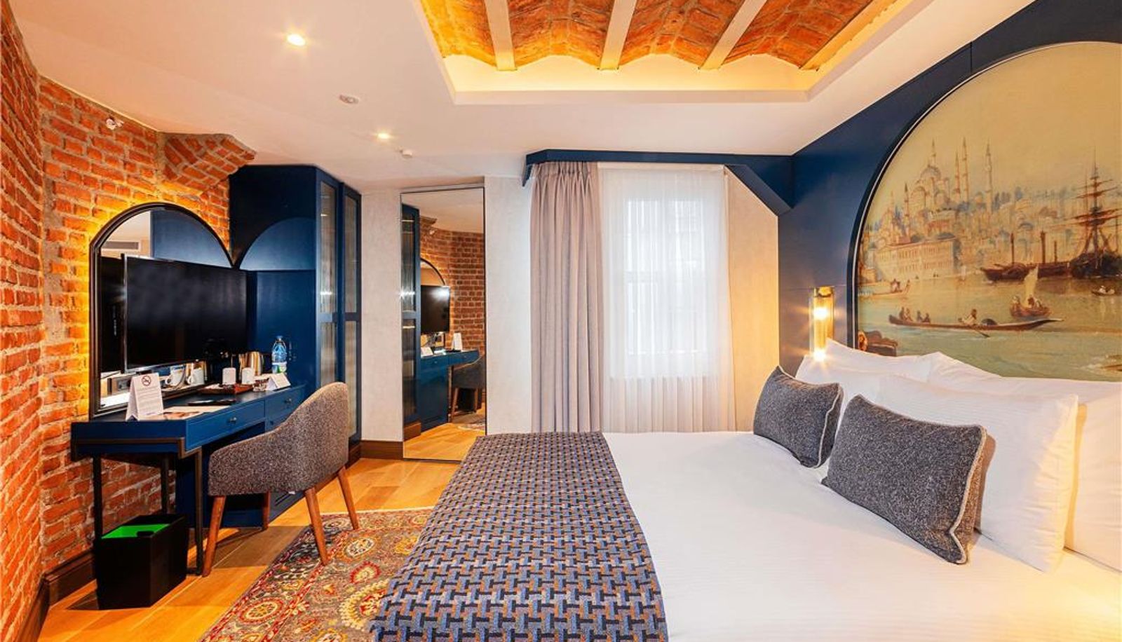 Camera - Levni Istanbul Hotel Handwritten Collection