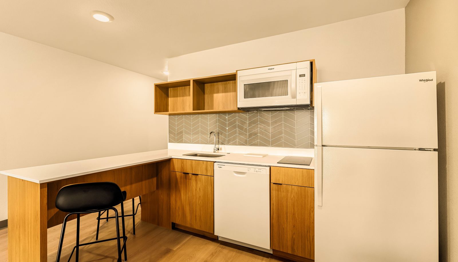 Zimmer - LIVAWAY SUITES SALT LAKE CITY