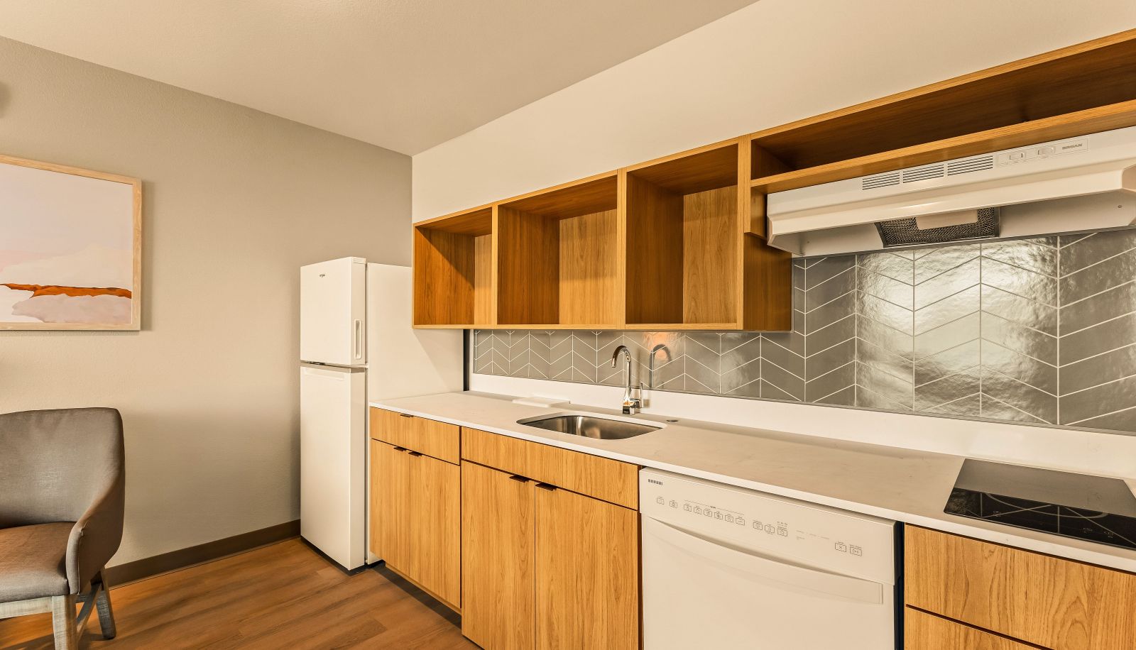 Zimmer - LIVAWAY SUITES SALT LAKE CITY
