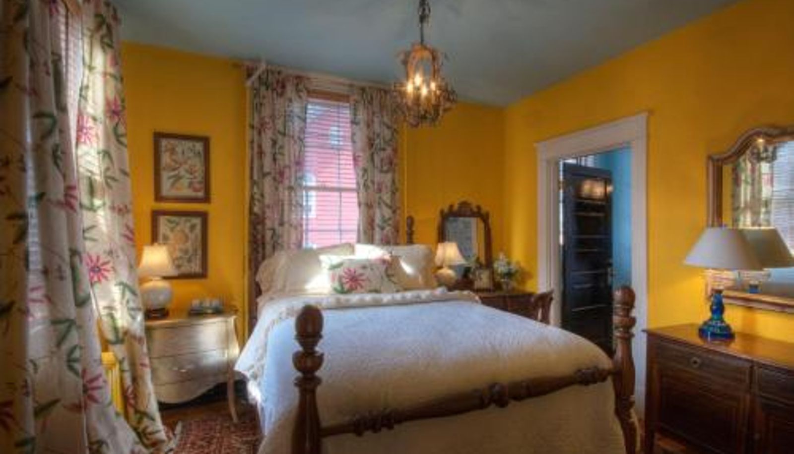 Info - Inn at Court Square
