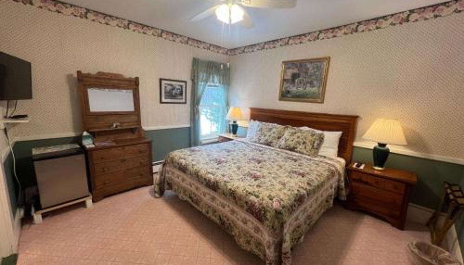 Info - Echo Lake Inn