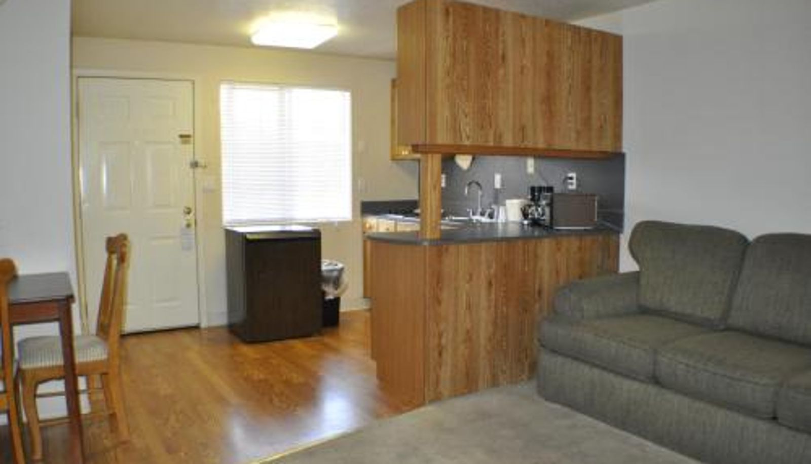 Zimmer - Uptown Inn